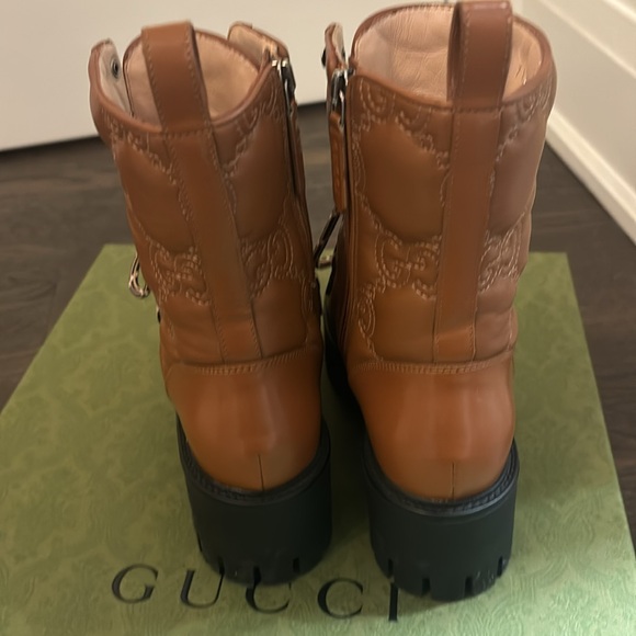 WOMEN'S Gucci MATELASSÉ LACE-UP BOOT - Picture 6 of 7